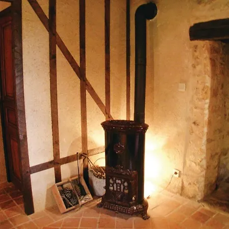 With Fireplace I Fleurac (Dordogne)