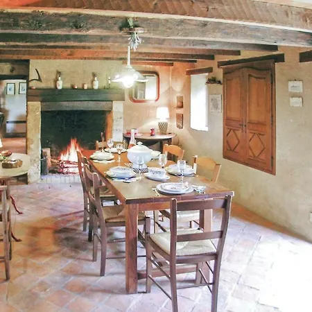 With Fireplace I Ferienhaus Fleurac (Dordogne)